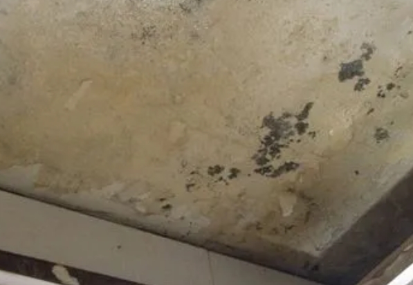 江阳阳台漏水维修公司分享下江阳卫生间渗水维修需要注意哪些问题。